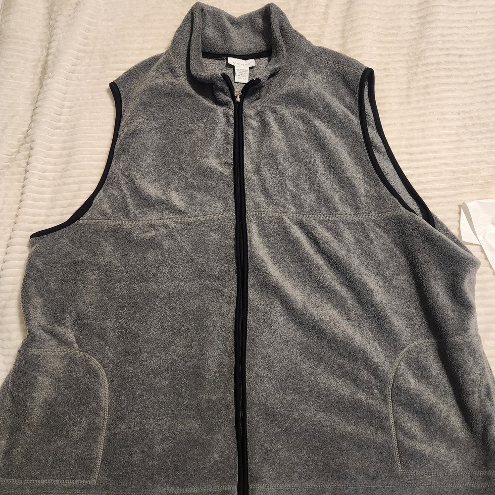 Avenue Charcoal Fleece Vest